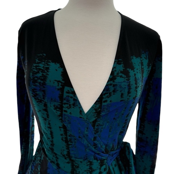 BCBG MaxAzria Adele Print Wrap Dress Size Small - Picture 6 of 9